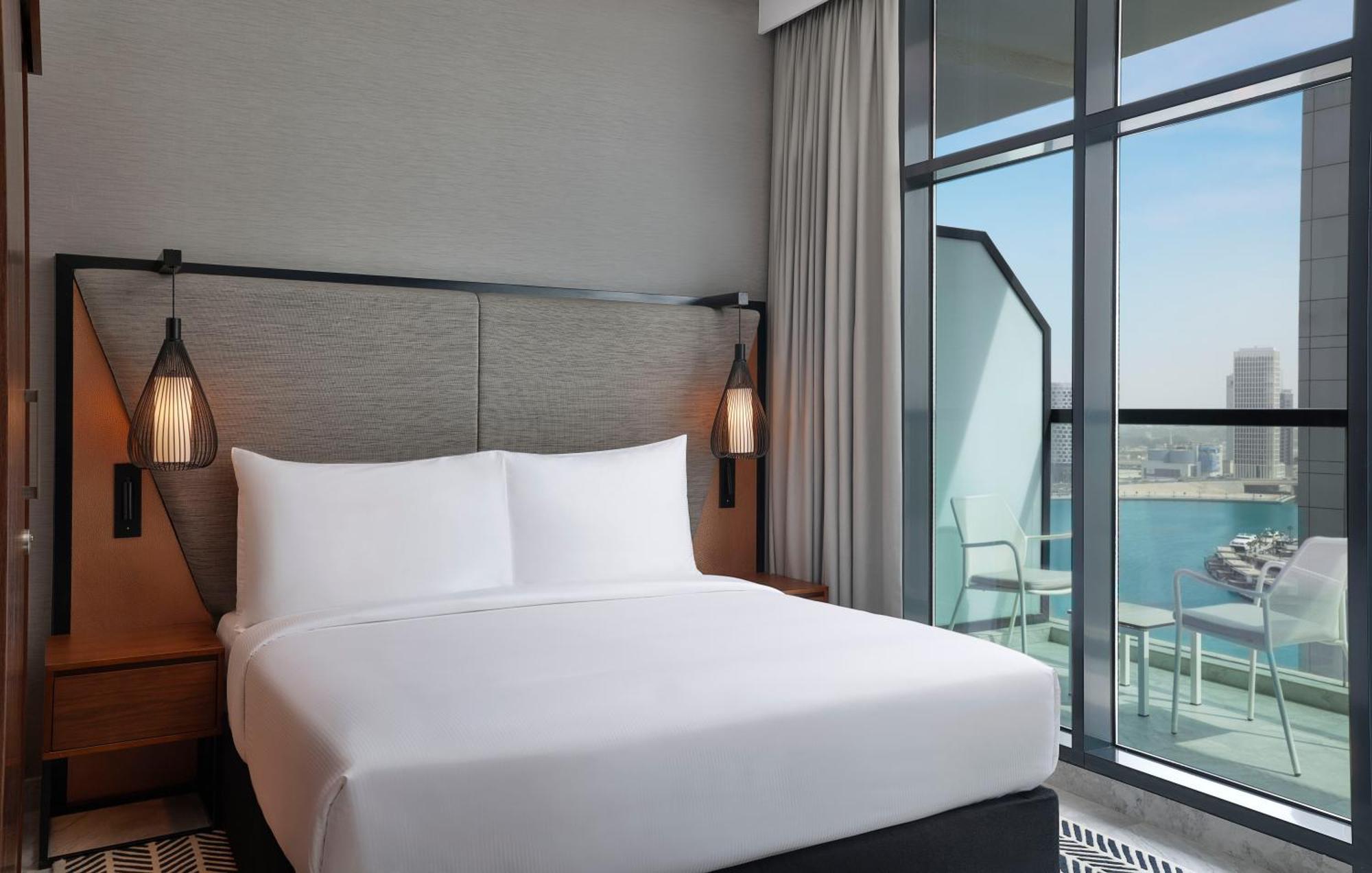 The First Collection Waterfront 4* Dubai